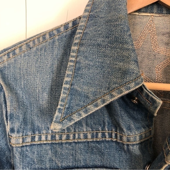 VINTAGE Denim Boho Coastal Cowgirl Festival Embroidered Bohemian  Jean Jacket… - Picture 4 of 5